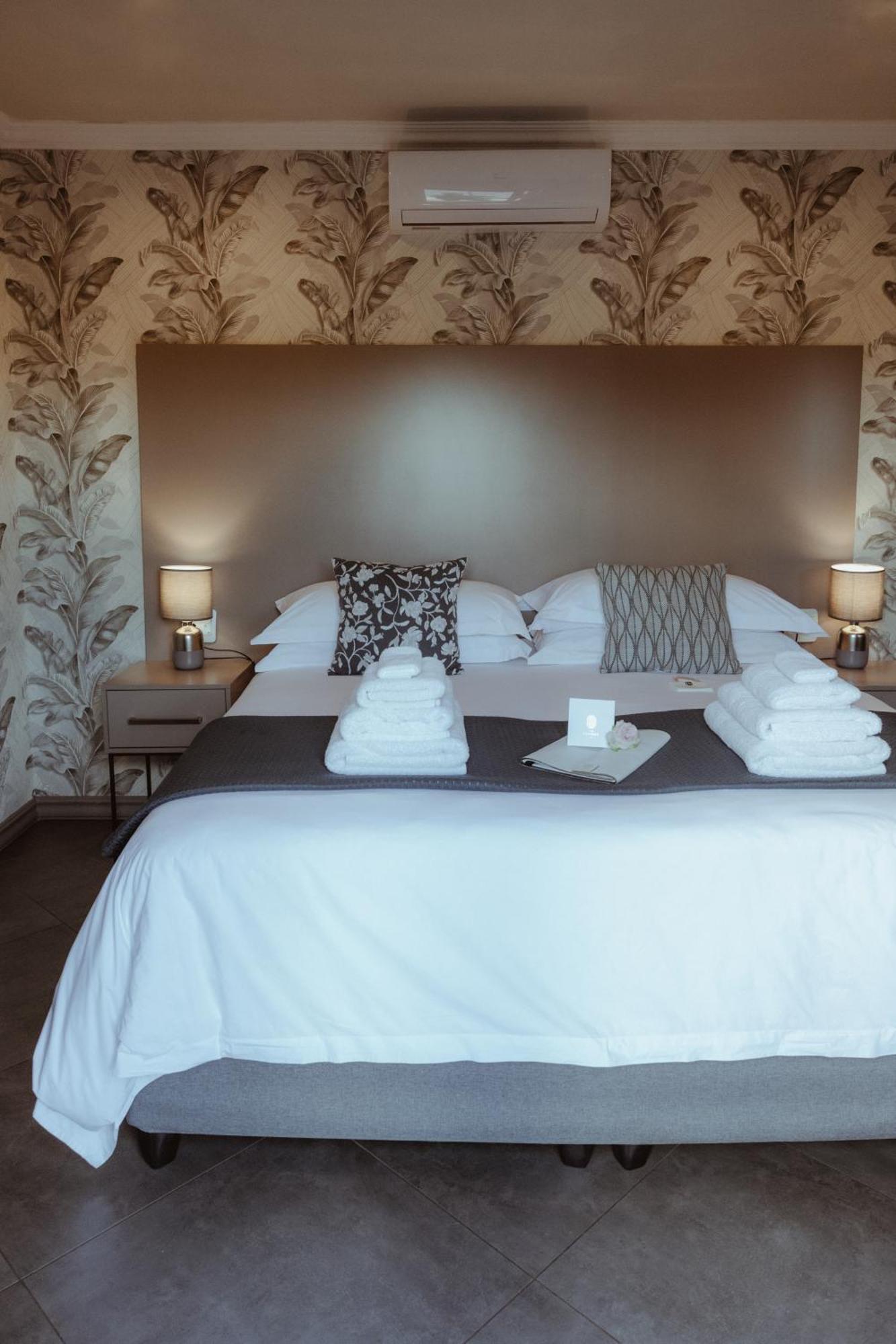 The Feather Hill Boutique Hotel Potchefstroom Exteriör bild